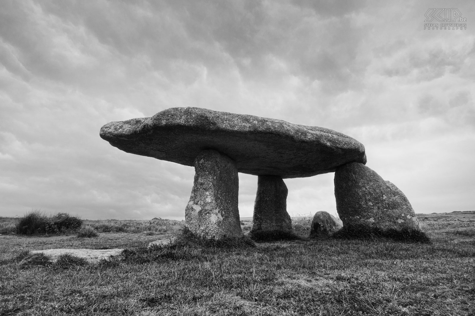 Lanyon Quoit Op het Penwith schiereiland in Cornwall kan je nog verschillende prehistorische overblijfselen terugvinden. Het meest bekende hunebed/dolmen is Lanyon Quoit. Deze megaliet was waarschijnlijk een grafkamer en het weegt ongeveer 13 ton. Stefan Cruysberghs